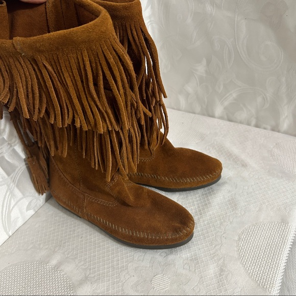 Minnetonka Chestnut Suede Fringe Calf Length Boots - Picture 4 of 10